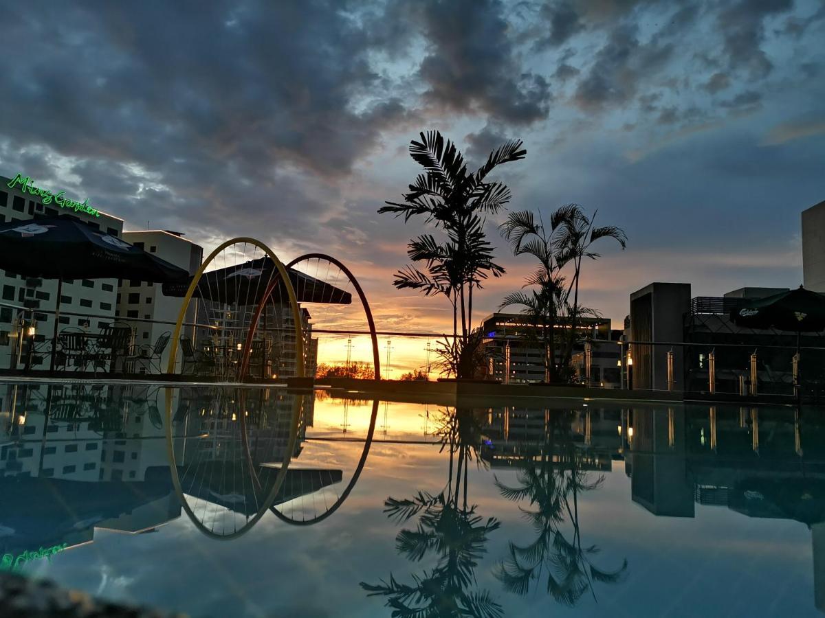 Sabah Oriental Hotel Kota Kinabalu Exterior photo